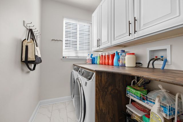 1863 Lake Bluff Lane, Pingree Grove, IL 60140