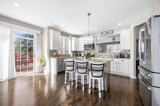 1863 Lake Bluff Lane, Pingree Grove, IL 60140