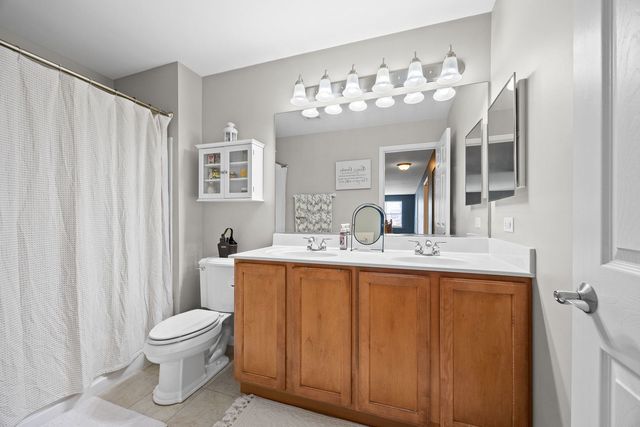 1863 Lake Bluff Lane, Pingree Grove, IL 60140