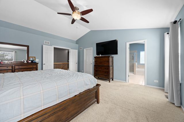 1863 Lake Bluff Lane, Pingree Grove, IL 60140