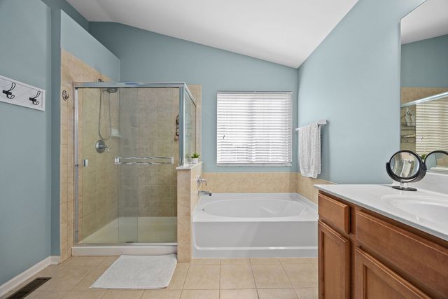 1863 Lake Bluff Lane, Pingree Grove, IL 60140