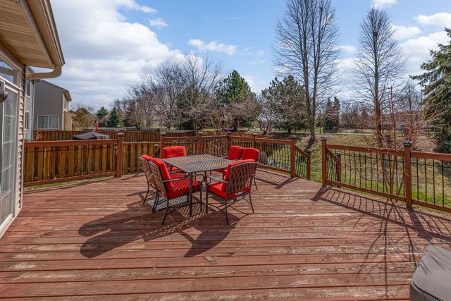 1863 Lake Bluff Lane, Pingree Grove, IL 60140