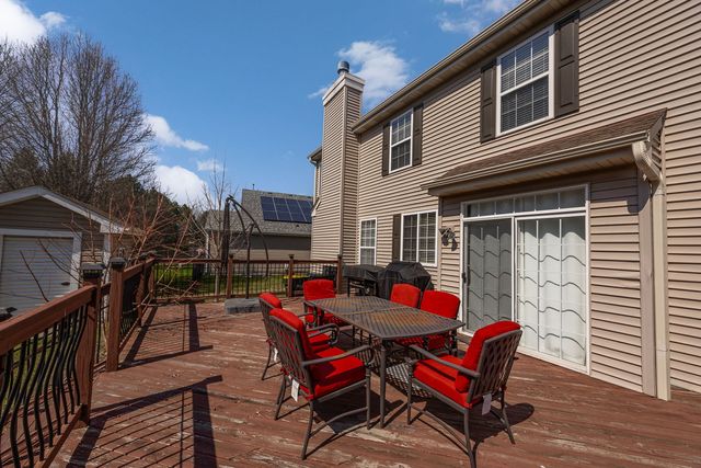 1863 Lake Bluff Lane, Pingree Grove, IL 60140