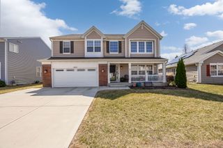 1863 Lake Bluff Lane, Pingree Grove, IL 60140