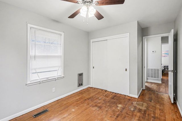 100 Oak Dr, Dickson, TN 37055