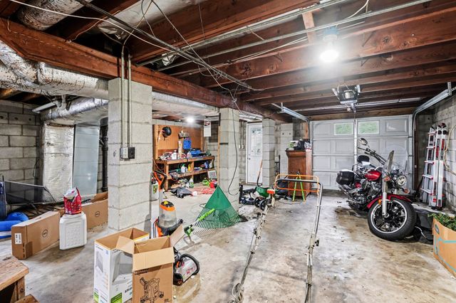 100 Oak Dr, Dickson, TN 37055