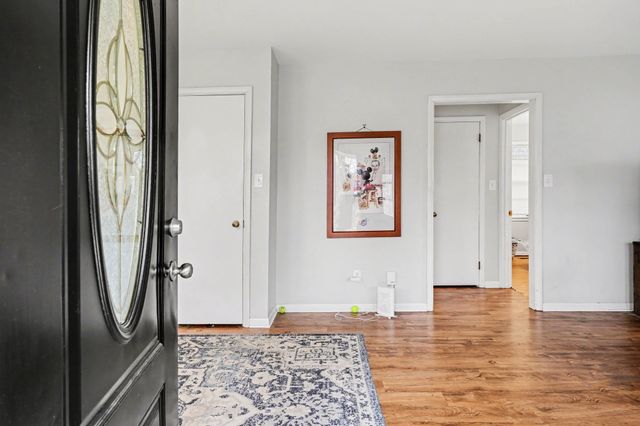 100 Oak Dr, Dickson, TN 37055