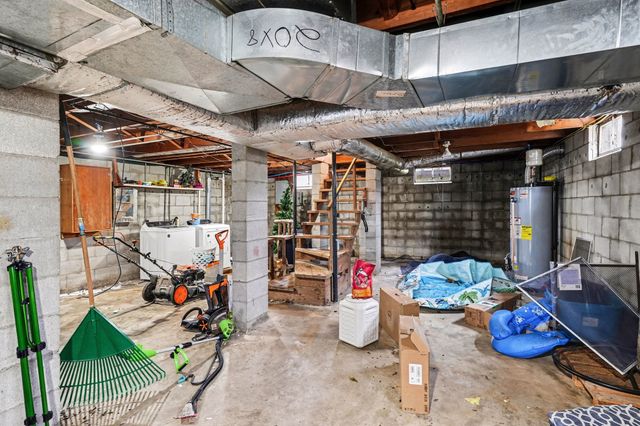 100 Oak Dr, Dickson, TN 37055