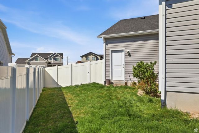 2877 W 4200 S, Roy, UT 84067