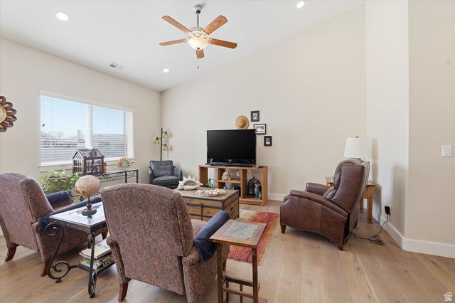 2877 W 4200 S, Roy, UT 84067