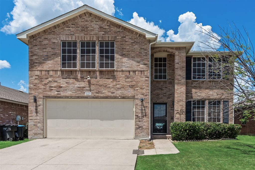 1629 Baxter Springs Drive, Fort Worth, TX 76247 — exterior