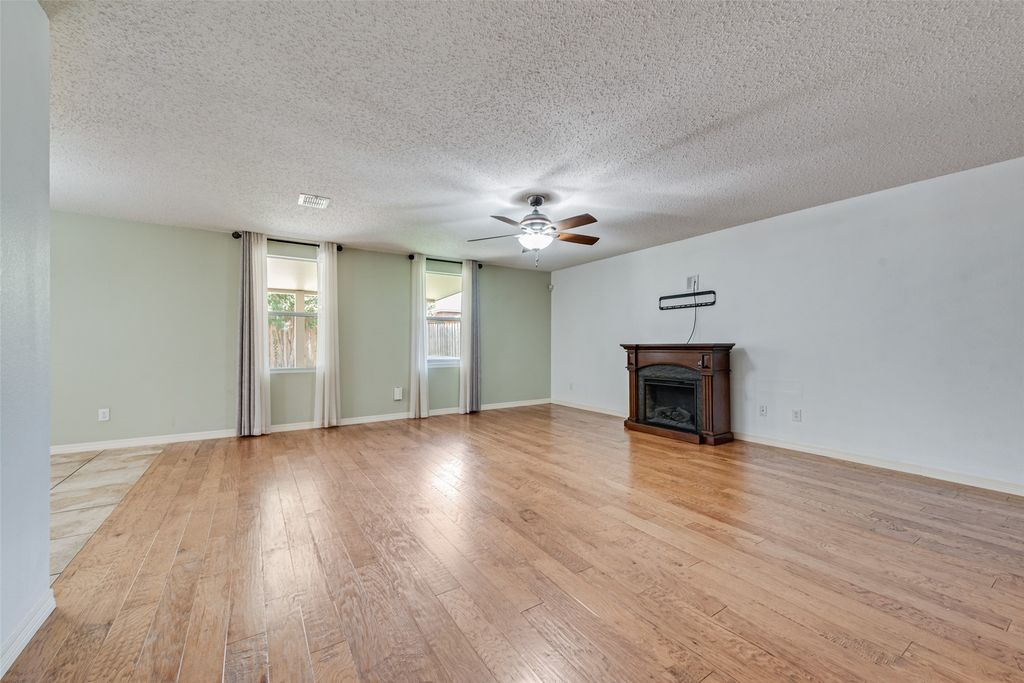 1629 Baxter Springs Drive, Fort Worth, TX 76247 — photo 4