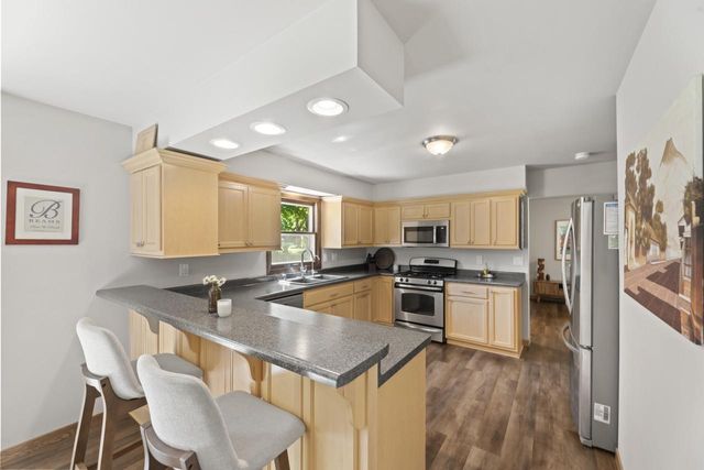 N8104 LaSalle CIRCLE, Oconomowoc, WI 53066
