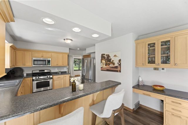 N8104 LaSalle CIRCLE, Oconomowoc, WI 53066