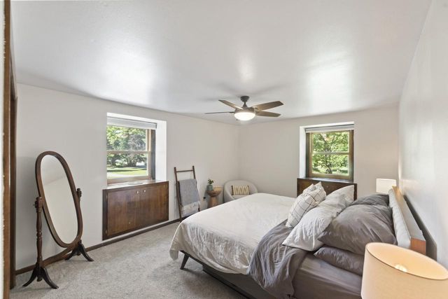 N8104 LaSalle CIRCLE, Oconomowoc, WI 53066