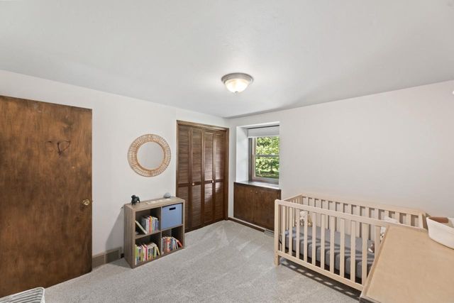 N8104 LaSalle CIRCLE, Oconomowoc, WI 53066