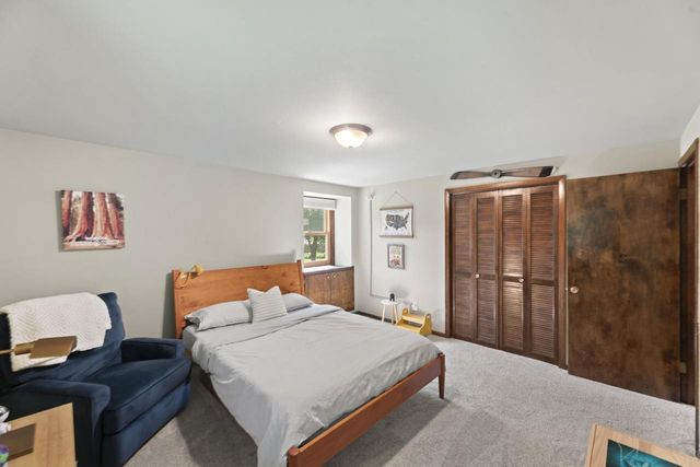 N8104 LaSalle CIRCLE, Oconomowoc, WI 53066