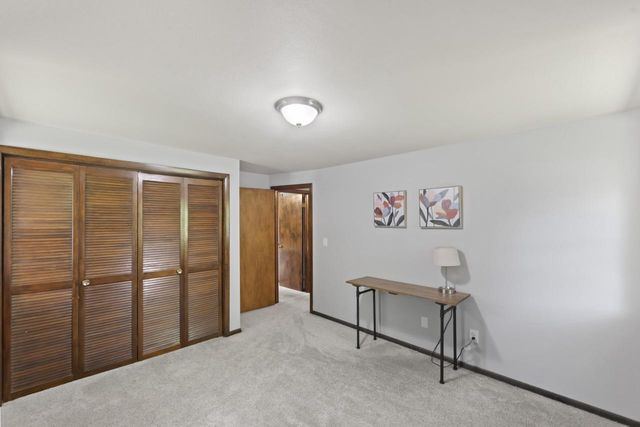 N8104 LaSalle CIRCLE, Oconomowoc, WI 53066