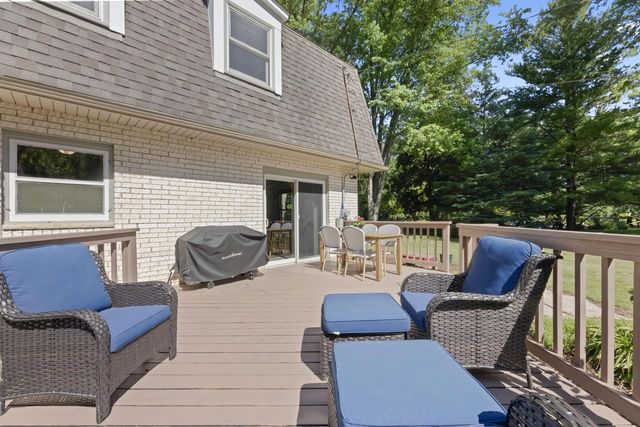 N8104 LaSalle CIRCLE, Oconomowoc, WI 53066