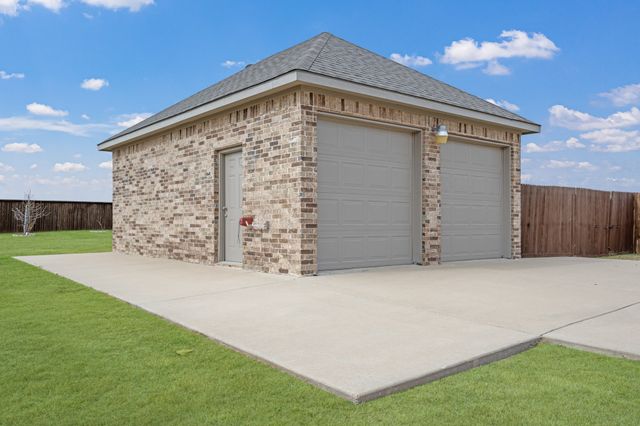 10909 Chriswood Drive, Crowley, TX 76036