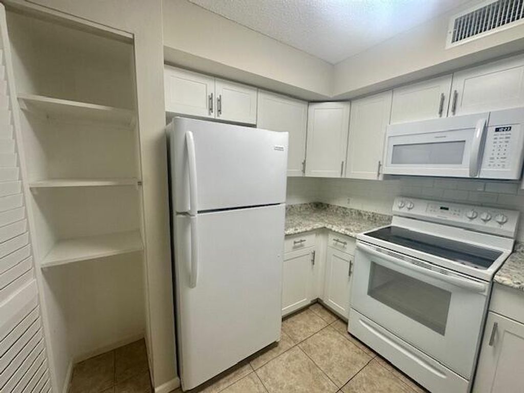 7840 Sonoma Springs Circle 103, Lake Worth, FL 33463