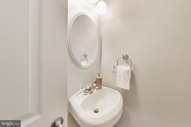 317 TODD PL NE, Washington, DC 20002