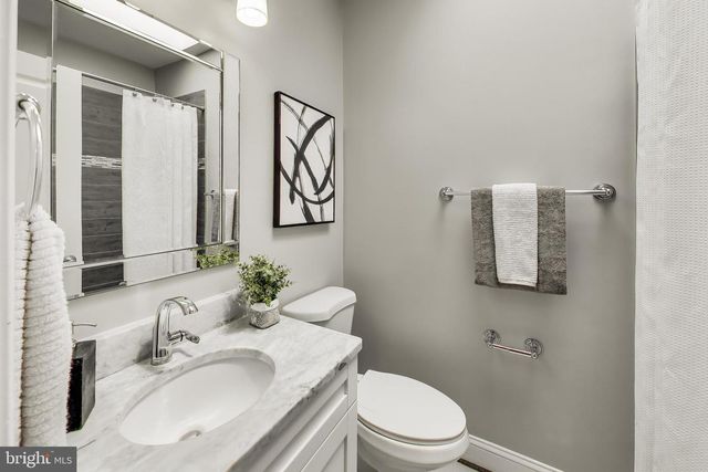 317 TODD PL NE, Washington, DC 20002