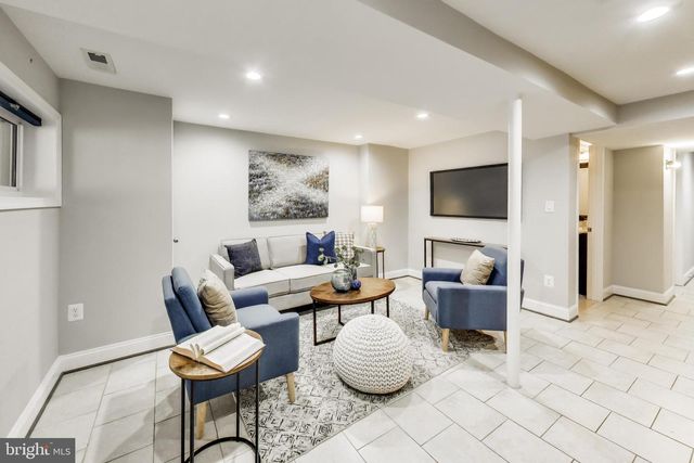 317 TODD PL NE, Washington, DC 20002