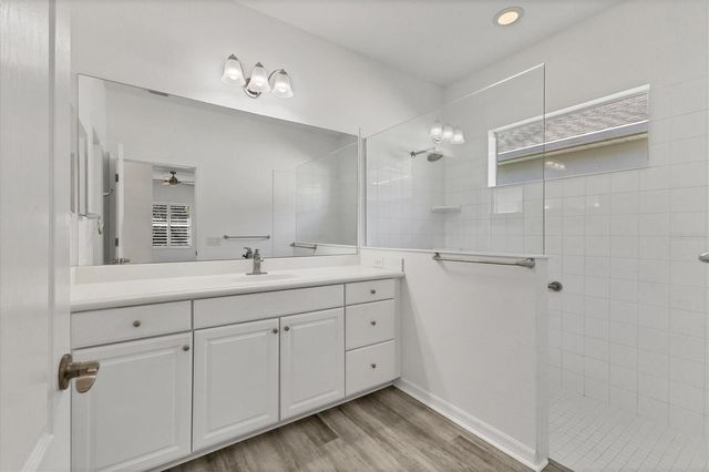 4806 LAKE BREEZE TERRACE, Sarasota, FL 34243