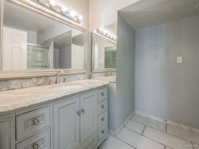 9005 Deering Street, Livonia, MI 48150