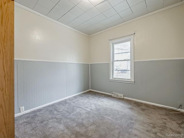 9005 Deering Street, Livonia, MI 48150