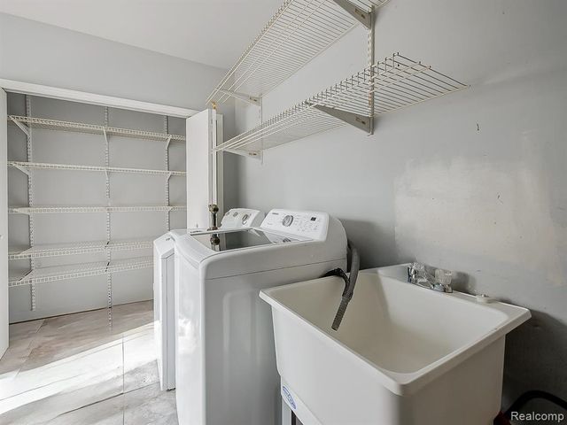 9005 Deering Street, Livonia, MI 48150