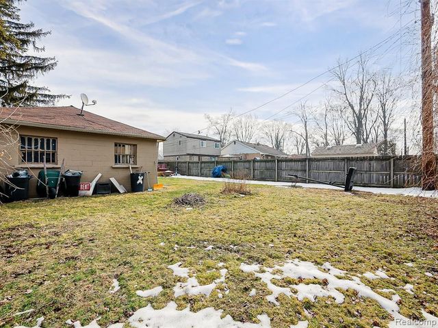 9005 Deering Street, Livonia, MI 48150