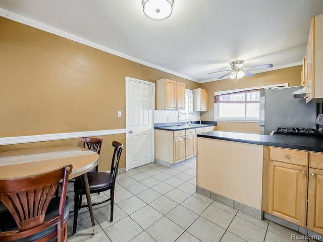 9005 Deering Street, Livonia, MI 48150