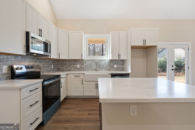 277 Cole Forest Boulevard, Barnesville, GA 30204