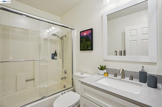 1255 N Los Robles Ave 9, Pasadena, CA 91104