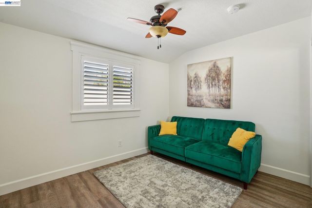 1255 N Los Robles Ave 9, Pasadena, CA 91104