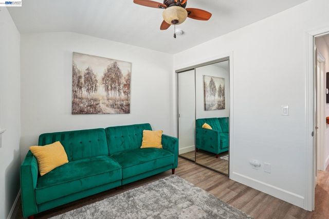 1255 N Los Robles Ave 9, Pasadena, CA 91104