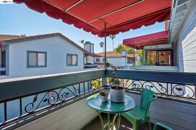 1255 N Los Robles Ave 9, Pasadena, CA 91104