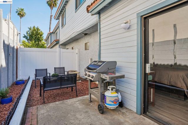 1255 N Los Robles Ave 9, Pasadena, CA 91104