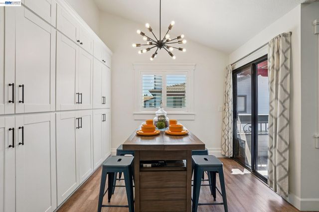 1255 N Los Robles Ave 9, Pasadena, CA 91104