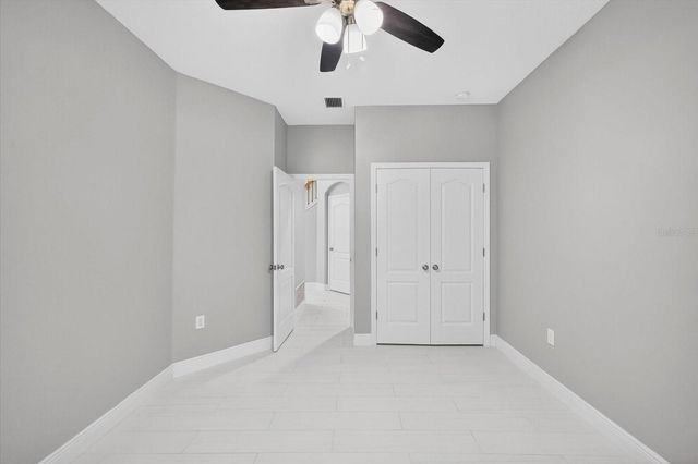 8914 N LYNN AVENUE, Tampa, FL 33604