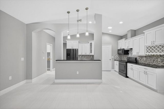 8914 N LYNN AVENUE, Tampa, FL 33604