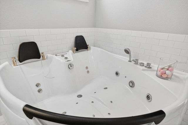 8914 N LYNN AVENUE, Tampa, FL 33604