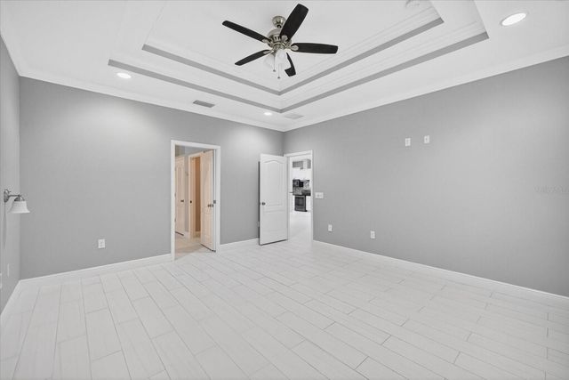 8914 N LYNN AVENUE, Tampa, FL 33604