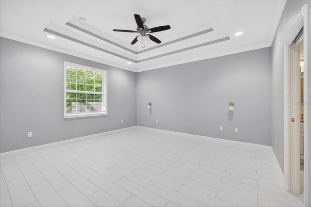 8914 N LYNN AVENUE, Tampa, FL 33604