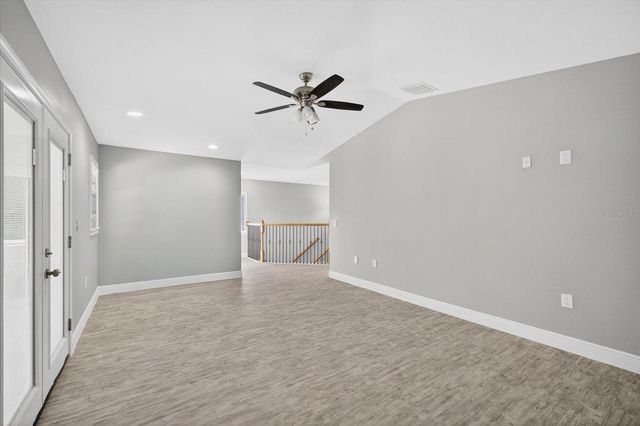 8914 N LYNN AVENUE, Tampa, FL 33604