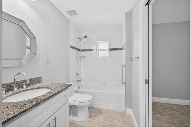 8914 N LYNN AVENUE, Tampa, FL 33604