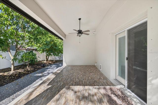 8914 N LYNN AVENUE, Tampa, FL 33604