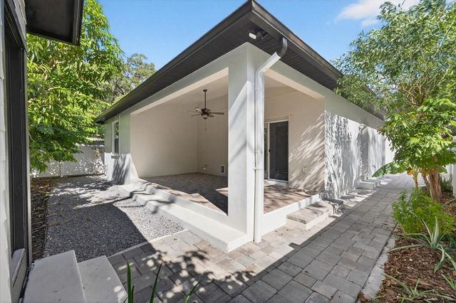 8914 N LYNN AVENUE, Tampa, FL 33604